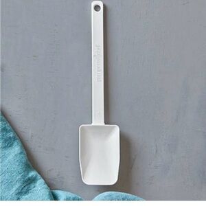 NEW PAMPERED CHEF MIX 'N SCRAPER